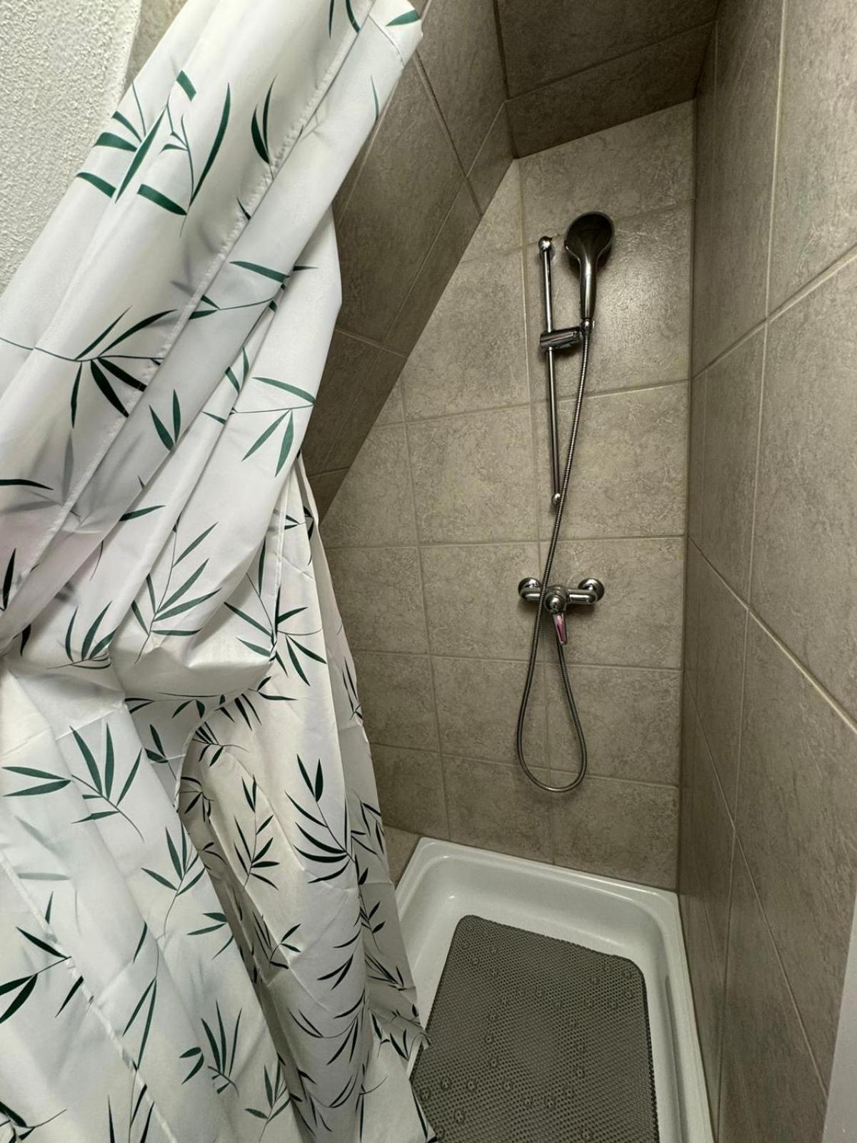 Apartmán Haus Zum Ruetli Chur Pokoj fotografie